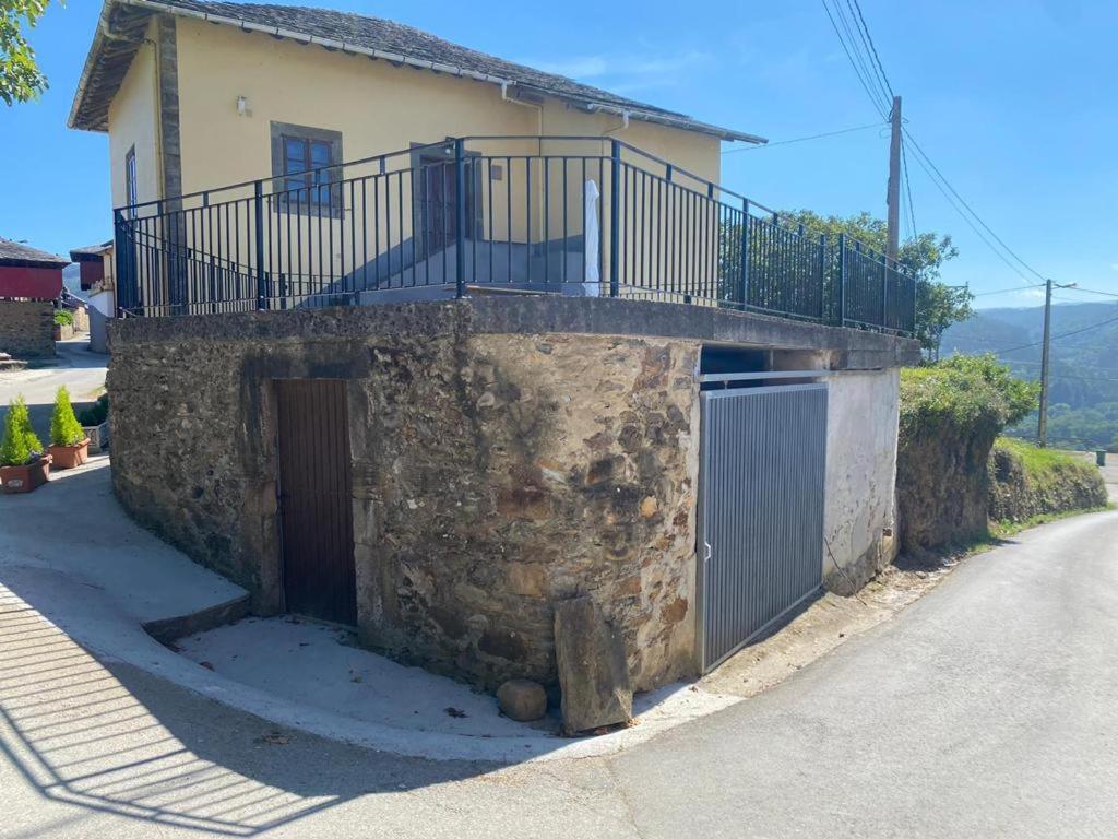Casa Ezequiel Villa Trevias Exterior photo